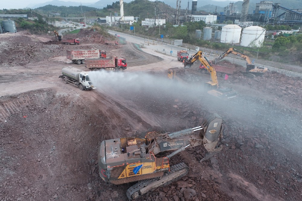 不停工、不斷檔，假期建設(shè)忙！